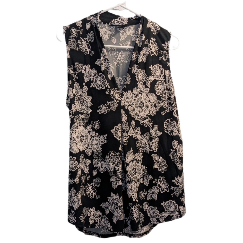 Gru Black and White Floral Sleeveless Top L